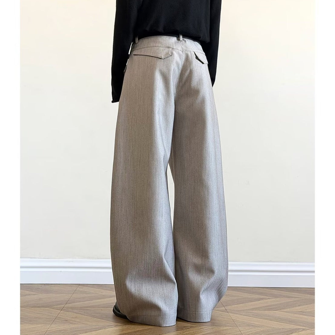 Vintage Preppy Pleated Knife Edge Trousers for Men in Gray