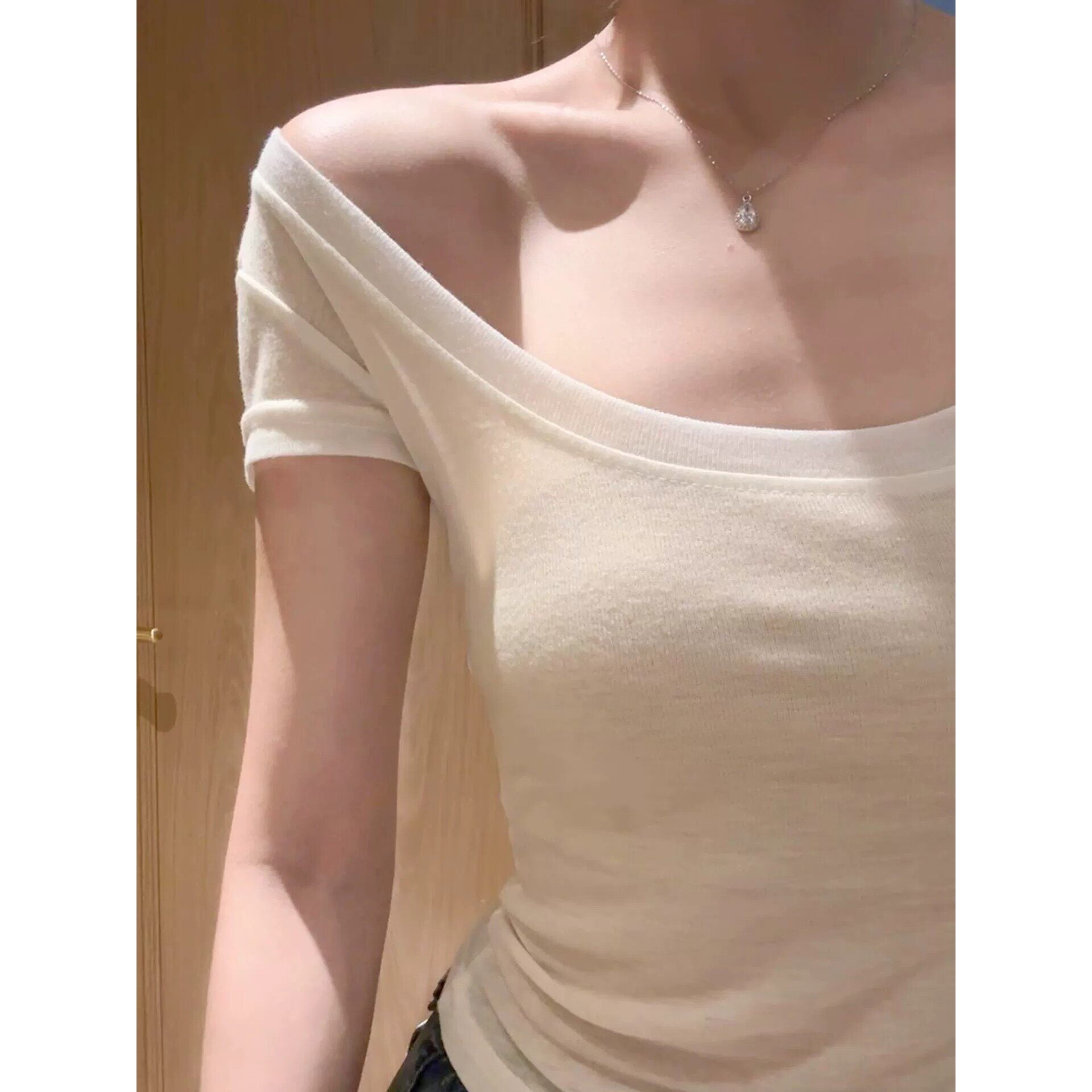 Women Casual U Neck T Shirt Regular Fit Short Sleeve Polyester