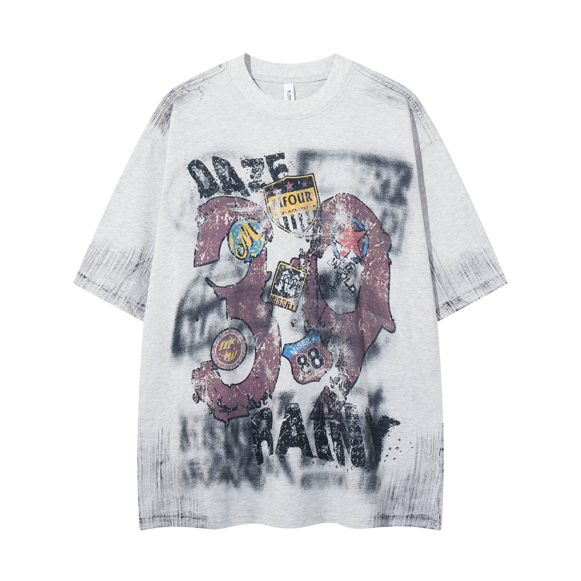 Vintage Graffiti Badge Short Sleeve Tee With Fragmented Flower Pattern