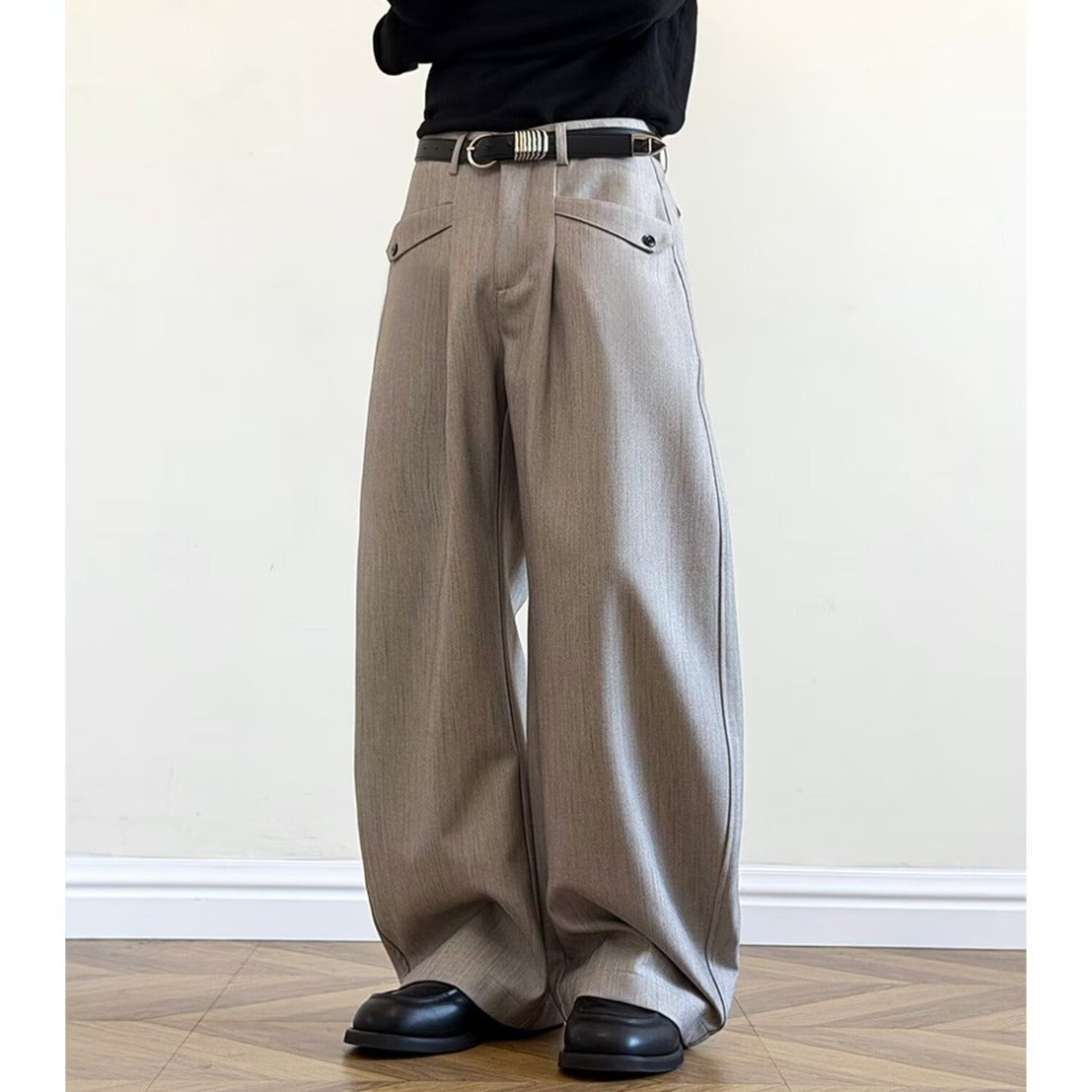 Vintage Preppy Pleated Knife Edge Trousers for Men in Gray