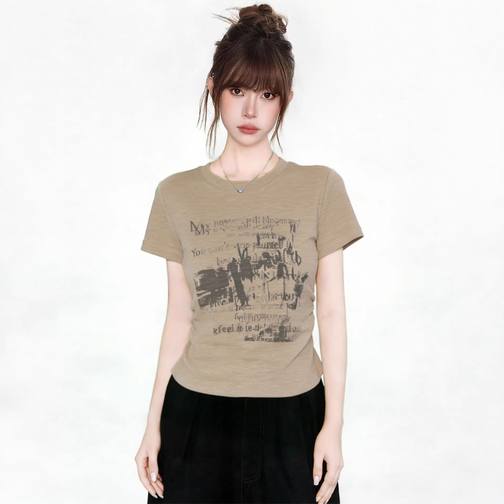 Khaki Round Neck Short Sleeve Printed T Shirt For Women With Gathered Waist
