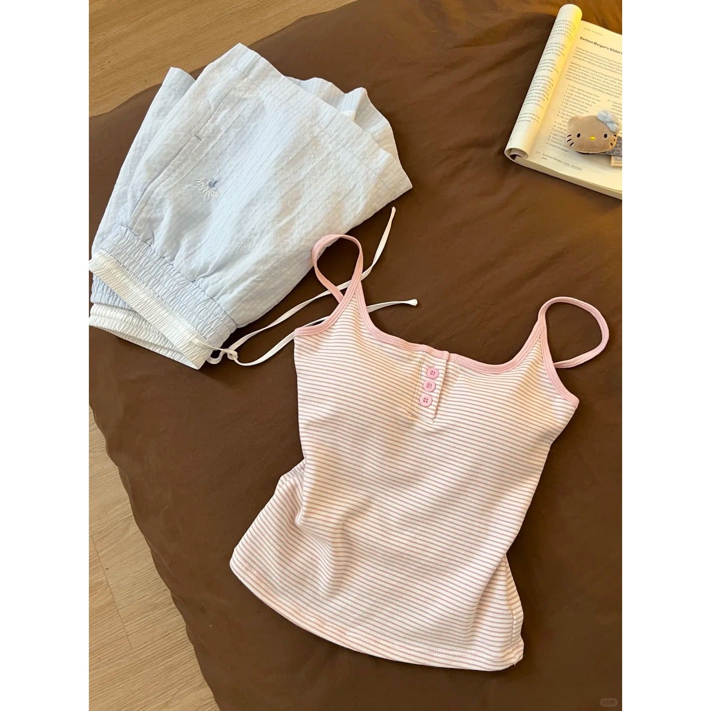 Womens Padded Slim Fit Bodysuit Inner Layer Color Block Top With Three Buttons